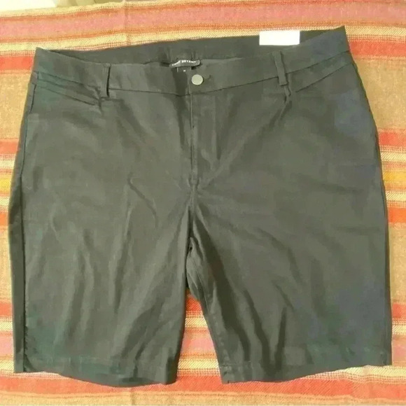 Lane Bryant Pants - LANE BRYANT Bermuda Jean Short Flex Magic Mid Rise NWT Size 26